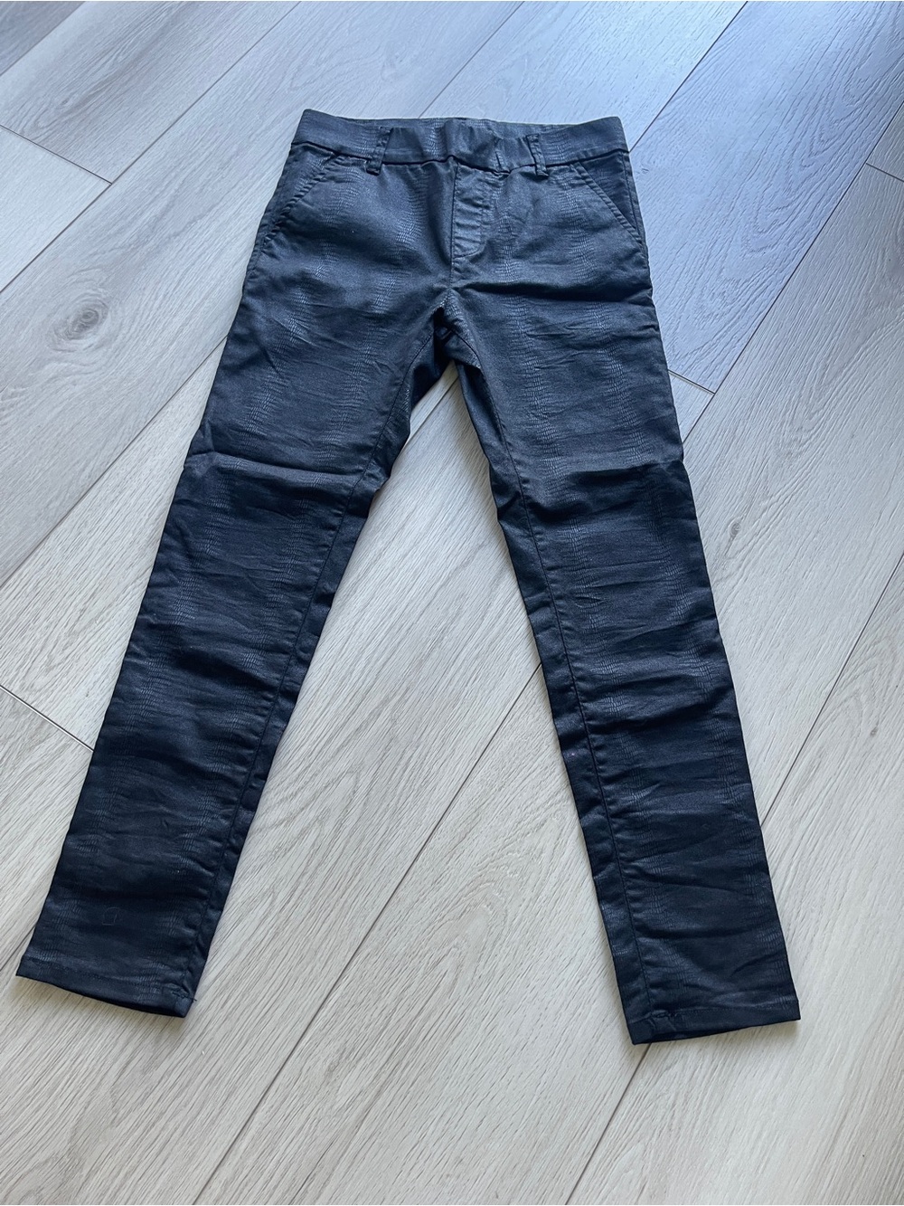 Women’s Straight Leg Jeans — Black